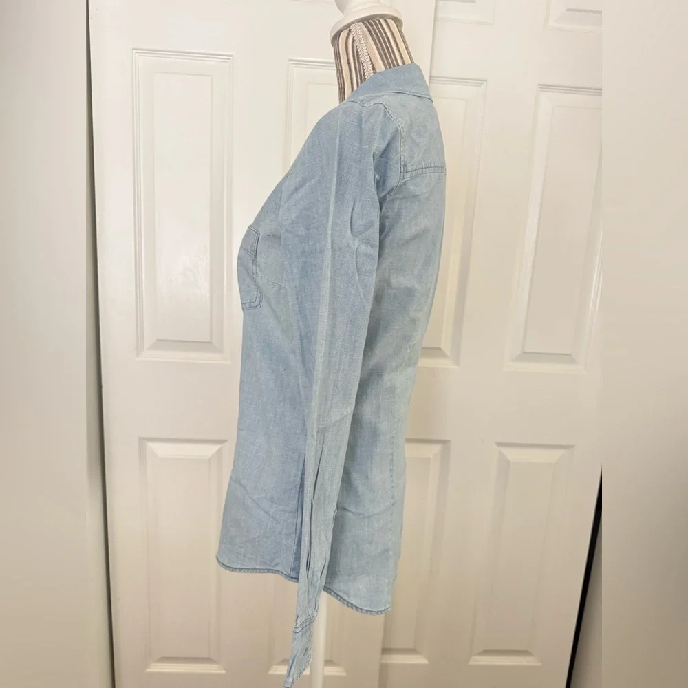 J.Crew Chambray Shirt XS Light Wash Button Down Cotton Denim Top - Picture 3 of 10